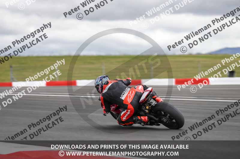 cadwell no limits trackday;cadwell park;cadwell park photographs;cadwell trackday photographs;enduro digital images;event digital images;eventdigitalimages;navarra;no limits trackdays;peter wileman photography;racing digital images;trackday digital images;trackday photos